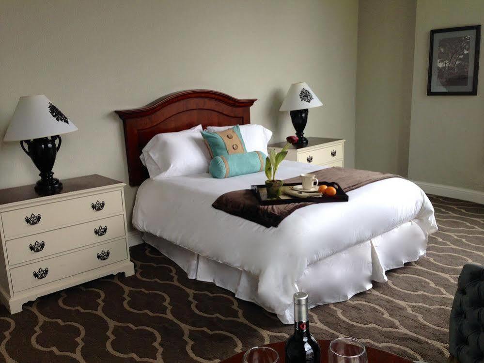 The Dilworth Inn Gonzales Ngoại thất bức ảnh