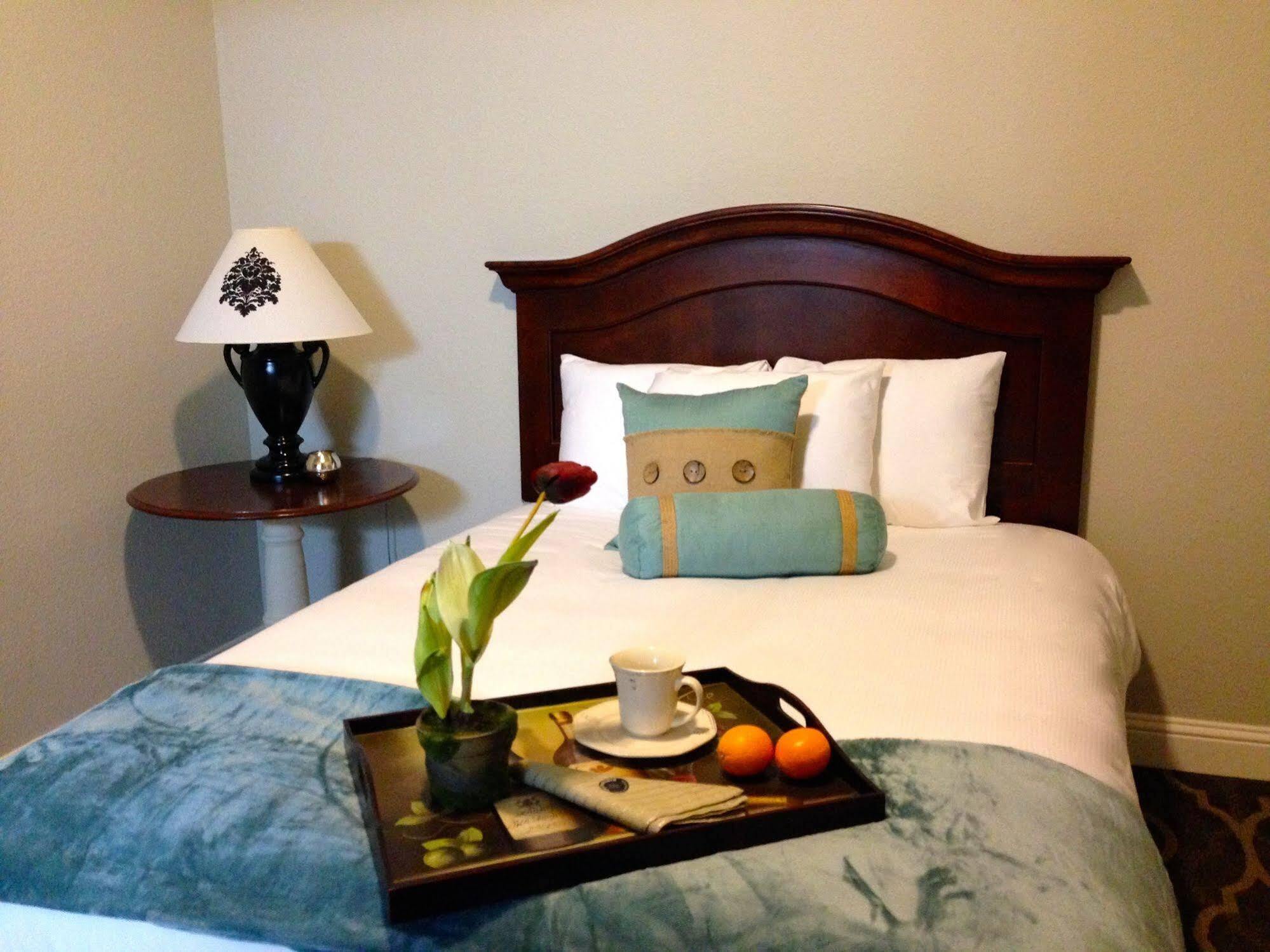The Dilworth Inn Gonzales Ngoại thất bức ảnh