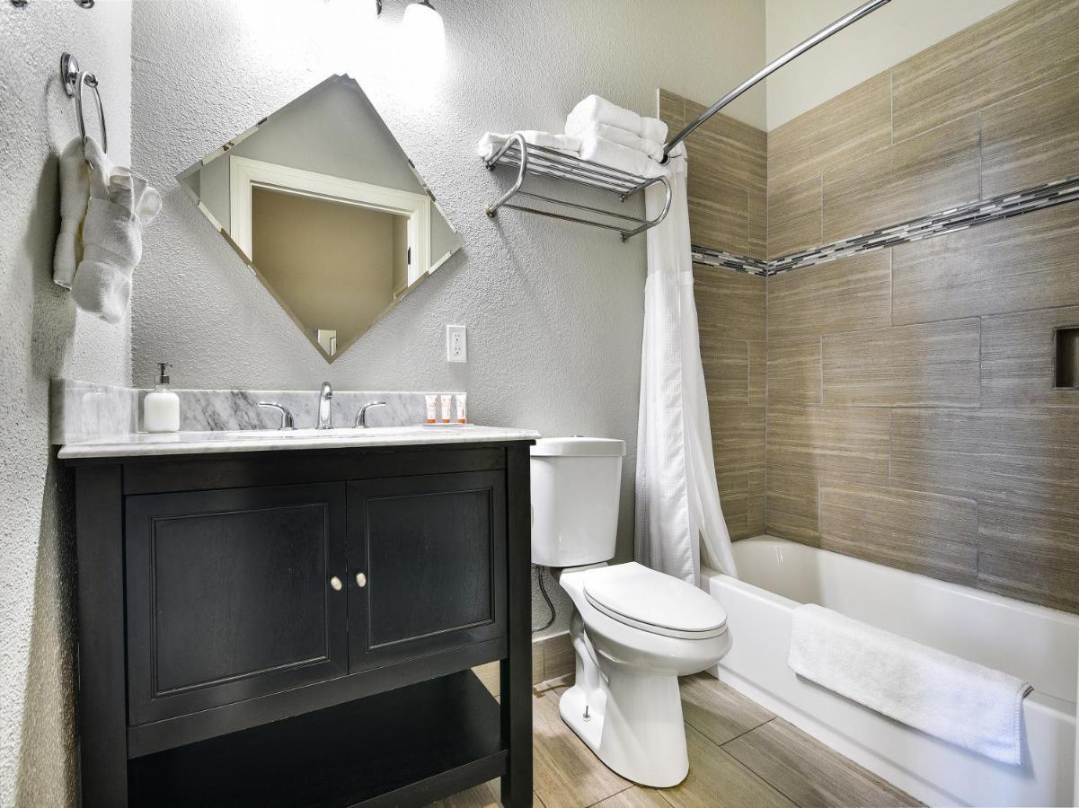 The Dilworth Inn Gonzales Ngoại thất bức ảnh